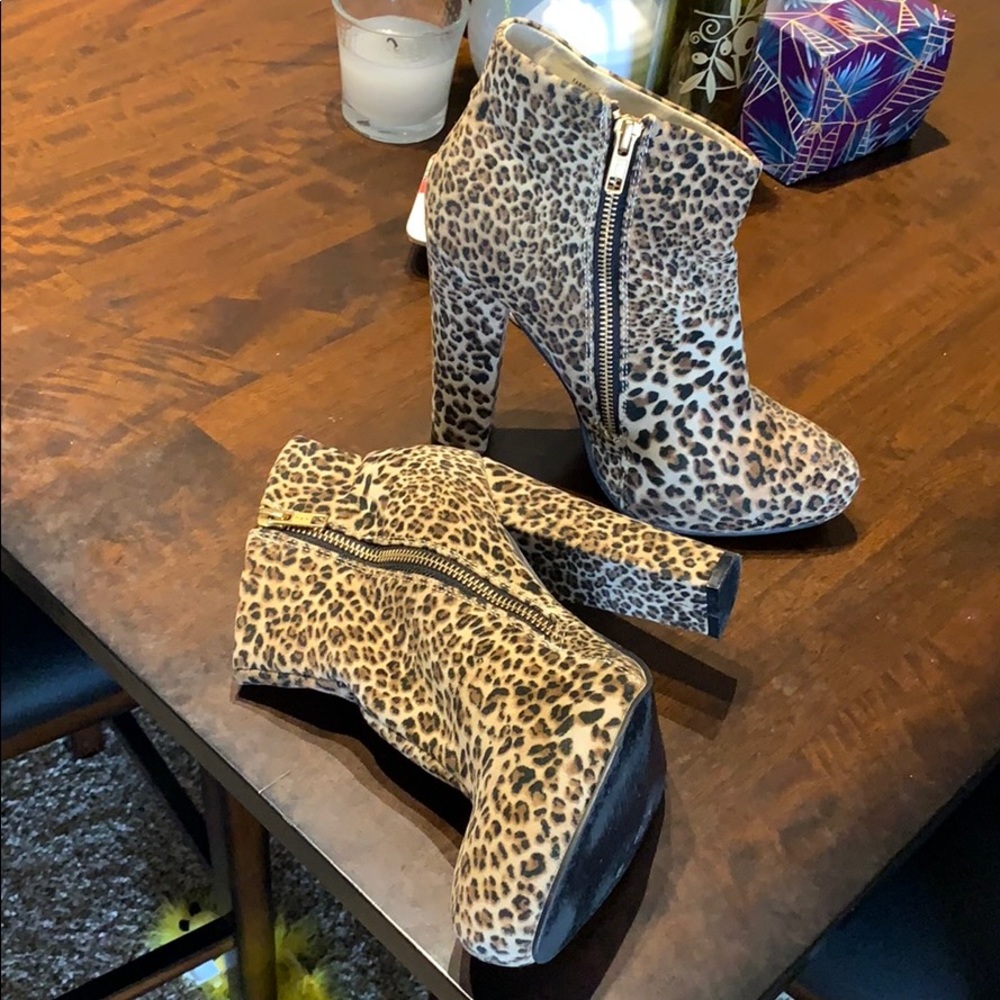 Ankle cheetah boots in excellent condition